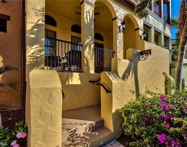 9102 Capistrano Street S - Photo Thumbnail 3