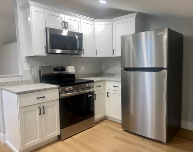 332 Daniel Webster - Photo Thumbnail 2