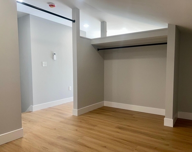 332 Daniel Webster - Photo Thumbnail 16