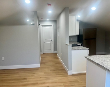 332 Daniel Webster - Photo Thumbnail 14