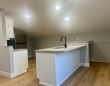332 Daniel Webster - Photo Thumbnail 6