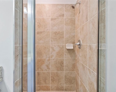 43040 Greenway Boulevard - Photo Thumbnail 13