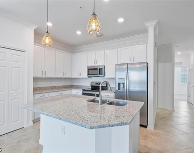 43040 Greenway Boulevard - Photo Thumbnail 16