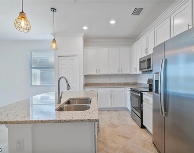 43040 Greenway Boulevard - Photo Thumbnail 17
