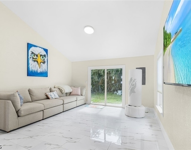 2430 Orange Street - Photo Thumbnail 9