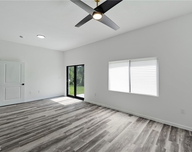 603 Hawthorne Avenue S - Photo Thumbnail 8