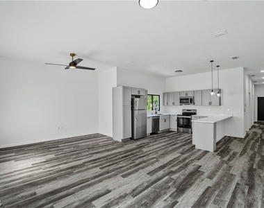 603 Hawthorne Avenue S - Photo Thumbnail 4