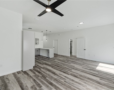 603 Hawthorne Avenue S - Photo Thumbnail 7