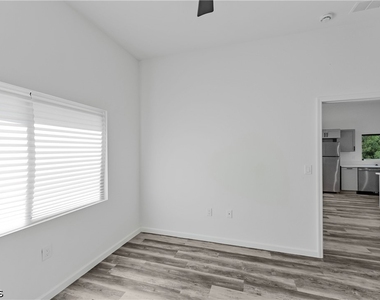 603 Hawthorne Avenue S - Photo Thumbnail 13