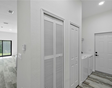 603 Hawthorne Avenue S - Photo Thumbnail 15