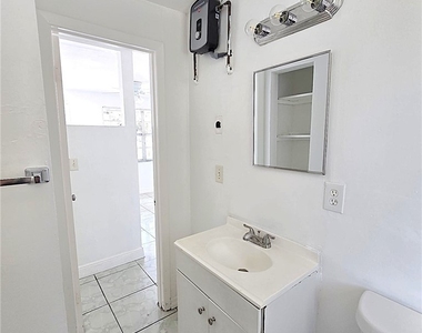 3135 Blount Street - Photo Thumbnail 15