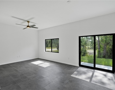 601 Hawthorne Avenue S - Photo Thumbnail 12