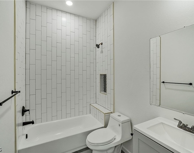 601 Hawthorne Avenue S - Photo Thumbnail 16