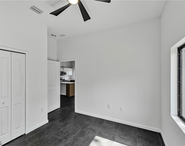 601 Hawthorne Avenue S - Photo Thumbnail 5