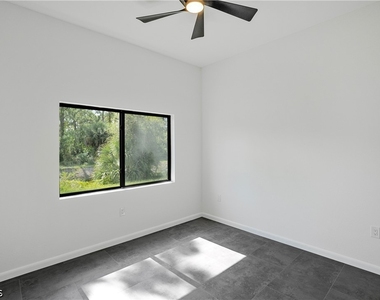 601 Hawthorne Avenue S - Photo Thumbnail 15