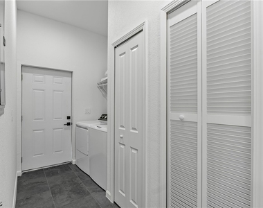 601 Hawthorne Avenue S - Photo Thumbnail 18