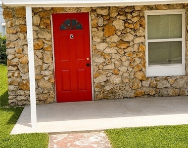 1189 N Tamiami Trail - Photo Thumbnail 2