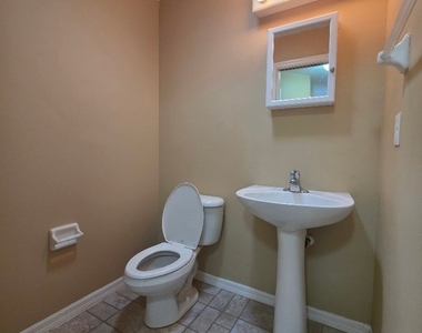 348 Rancho Avenue - Photo Thumbnail 10