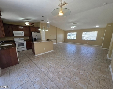 348 Rancho Avenue - Photo Thumbnail 4