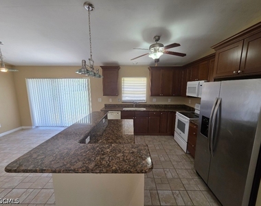 348 Rancho Avenue - Photo Thumbnail 6