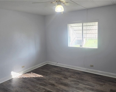 612 Pine Grove Court - Photo Thumbnail 14