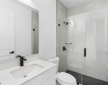 2213 Ne 13th Avenue - Photo Thumbnail 17