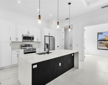 2213 Ne 13th Avenue - Photo Thumbnail 5