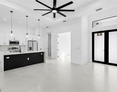 2213 Ne 13th Avenue - Photo Thumbnail 4