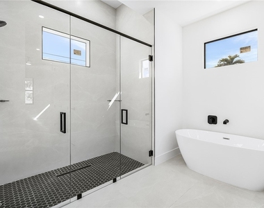 2213 Ne 13th Avenue - Photo Thumbnail 13
