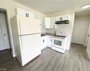 559 Wood Avenue - Photo Thumbnail 3