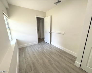 559 Wood Avenue - Photo Thumbnail 13
