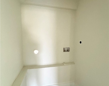 559 Wood Avenue - Photo Thumbnail 15