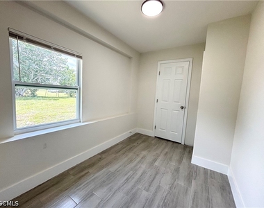 559 Wood Avenue - Photo Thumbnail 14