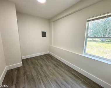 559 Wood Avenue - Photo Thumbnail 12