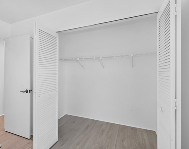 4708 Sw 8th Place - Photo Thumbnail 9