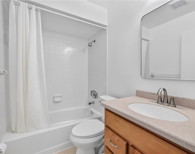 4708 Sw 8th Place - Photo Thumbnail 10