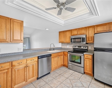 4708 Sw 8th Place - Photo Thumbnail 3