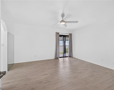 4708 Sw 8th Place - Photo Thumbnail 11