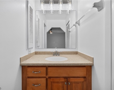 4708 Sw 8th Place - Photo Thumbnail 19