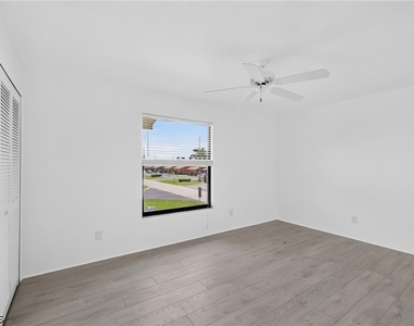 4708 Sw 8th Place - Photo Thumbnail 8