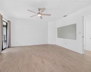 4708 Sw 8th Place - Photo Thumbnail 17