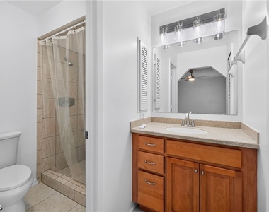 4708 Sw 8th Place - Photo Thumbnail 14