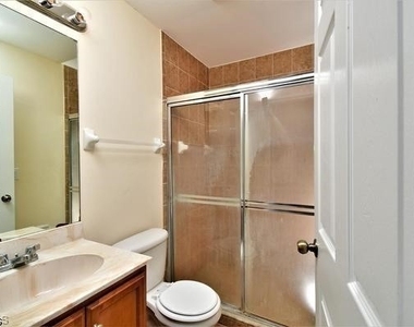 1062 Countess Avenue - Photo Thumbnail 7