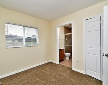 1062 Countess Avenue - Photo Thumbnail 6