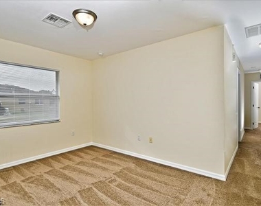 1062 Countess Avenue - Photo Thumbnail 2