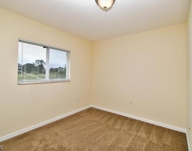 1062 Countess Avenue - Photo Thumbnail 9