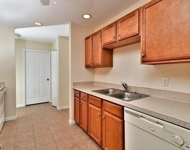 1062 Countess Avenue - Photo Thumbnail 5