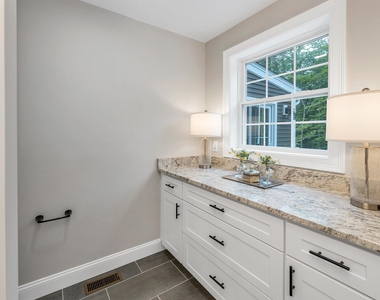 17 Granite - Photo Thumbnail 25