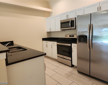 121 Sw 16th Terrace - Photo Thumbnail 1