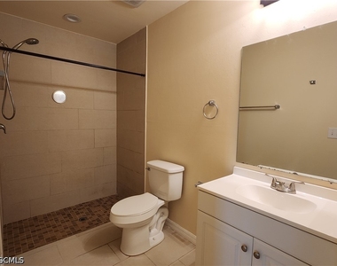 121 Sw 16th Terrace - Photo Thumbnail 5